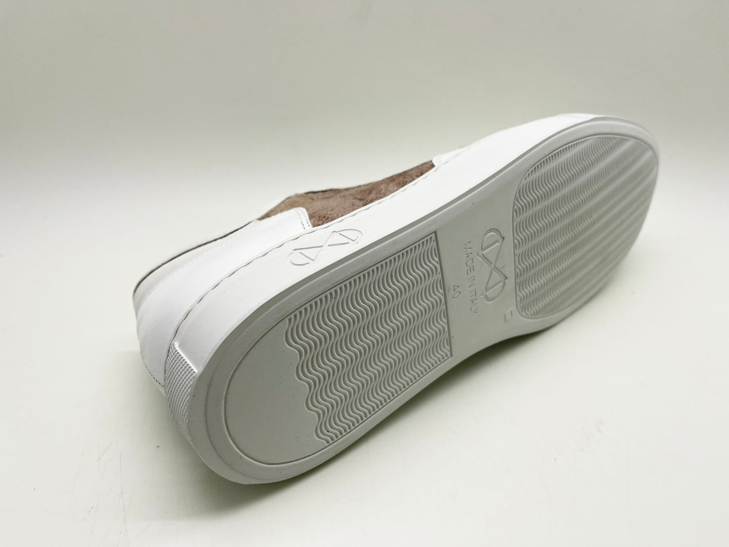 nat-2™ Preloved white plum