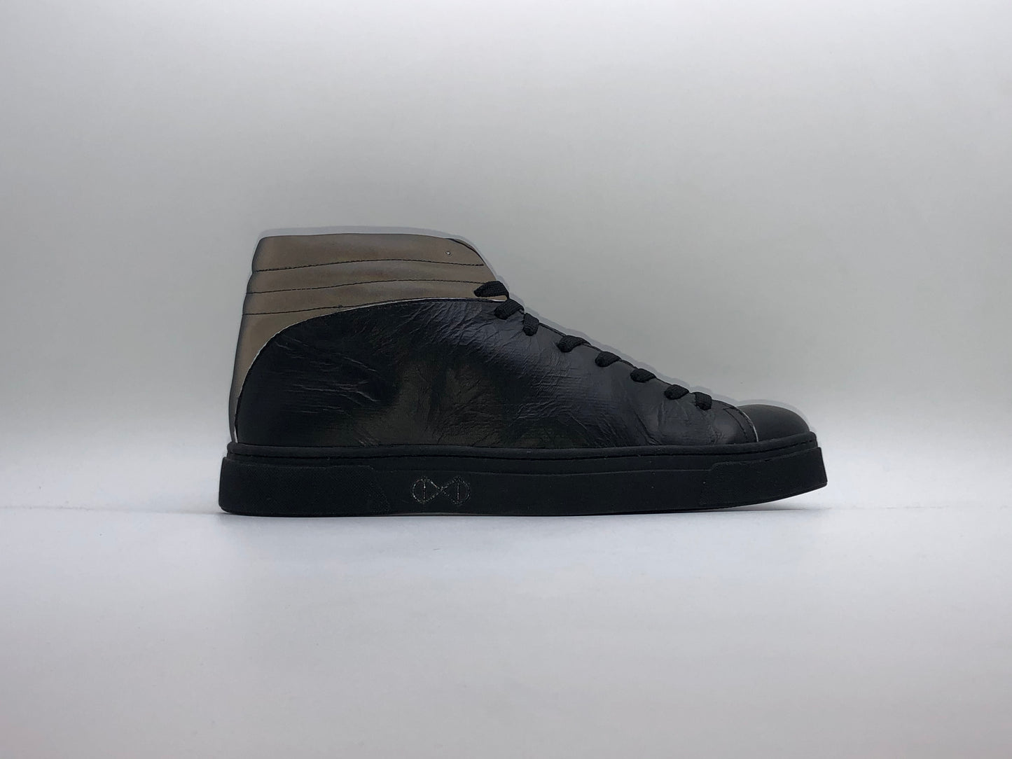 nat-2™ Sleek Tyvek ® vegan zwart papier (W/M/X)