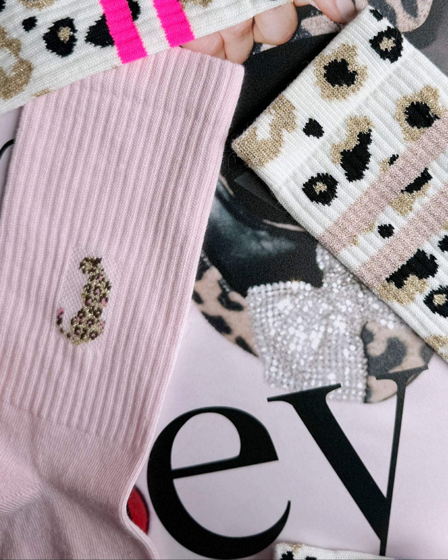 Ooley Icon - Leo rose