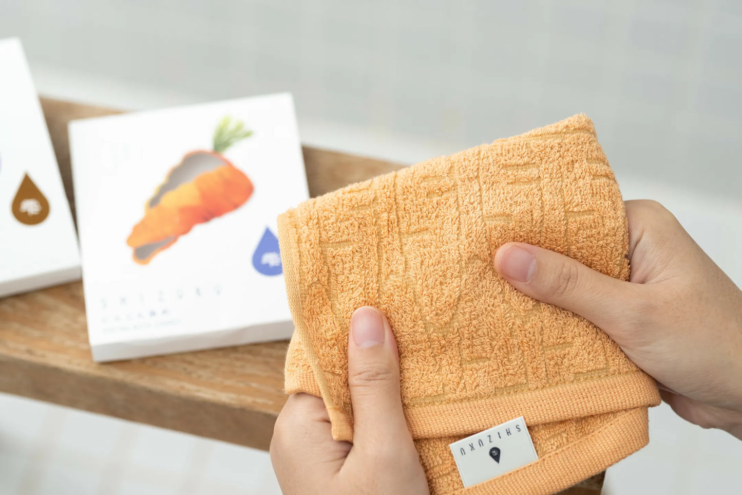 thies 1856 ® x Fukuroya Shizuku Gauze Wash Towel natural dyed eggplant balmy yellow